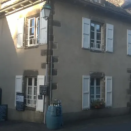 Chambre D'hôtes La Maison De Barrouze Couette-café Salers